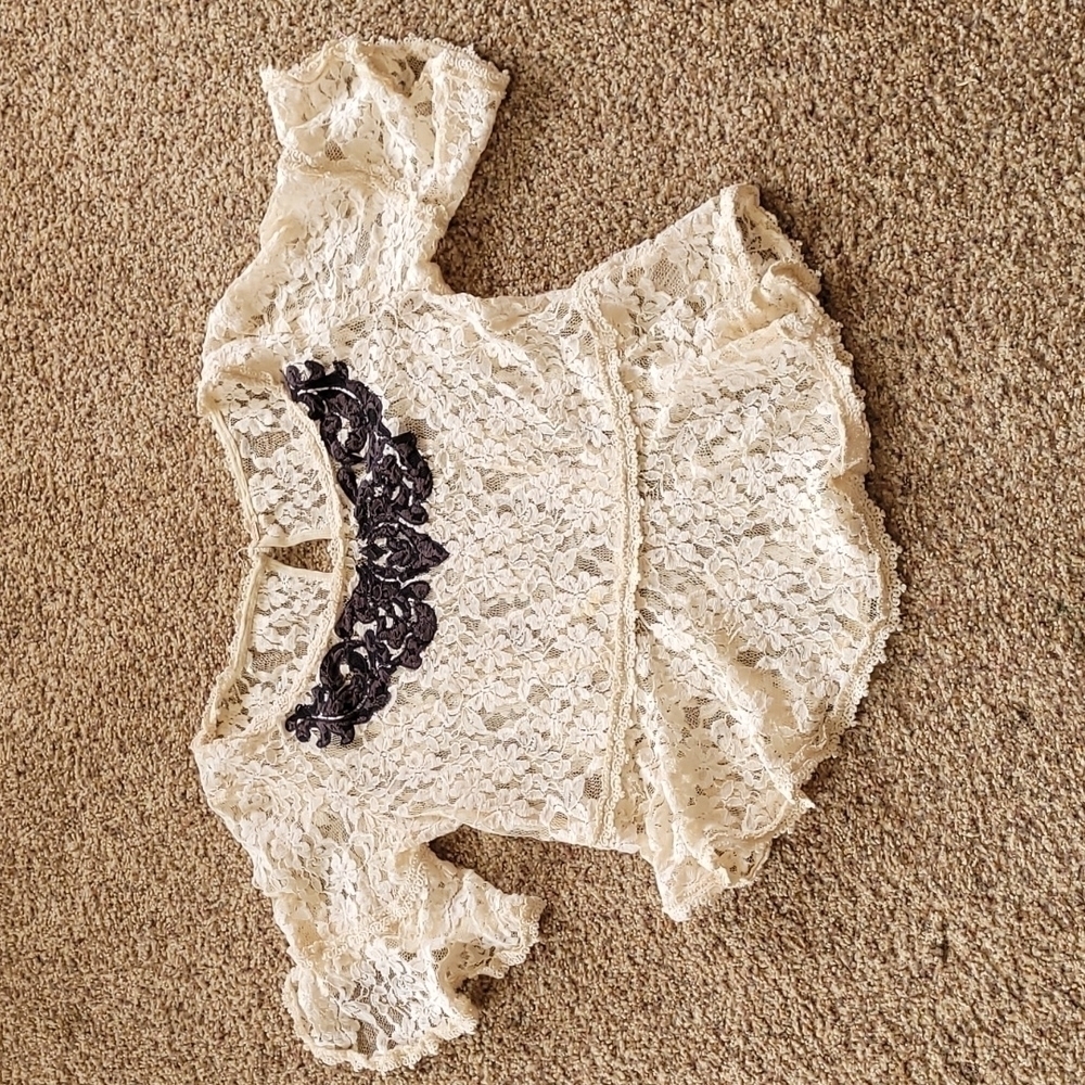 Free People lace/ crochet cream top